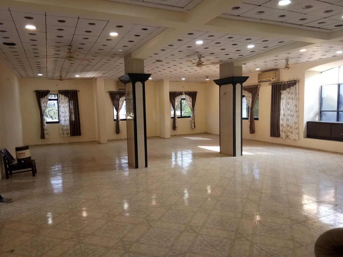 נאסיק Grand Galaxy Hotel Krishna מראה חיצוני תמונה