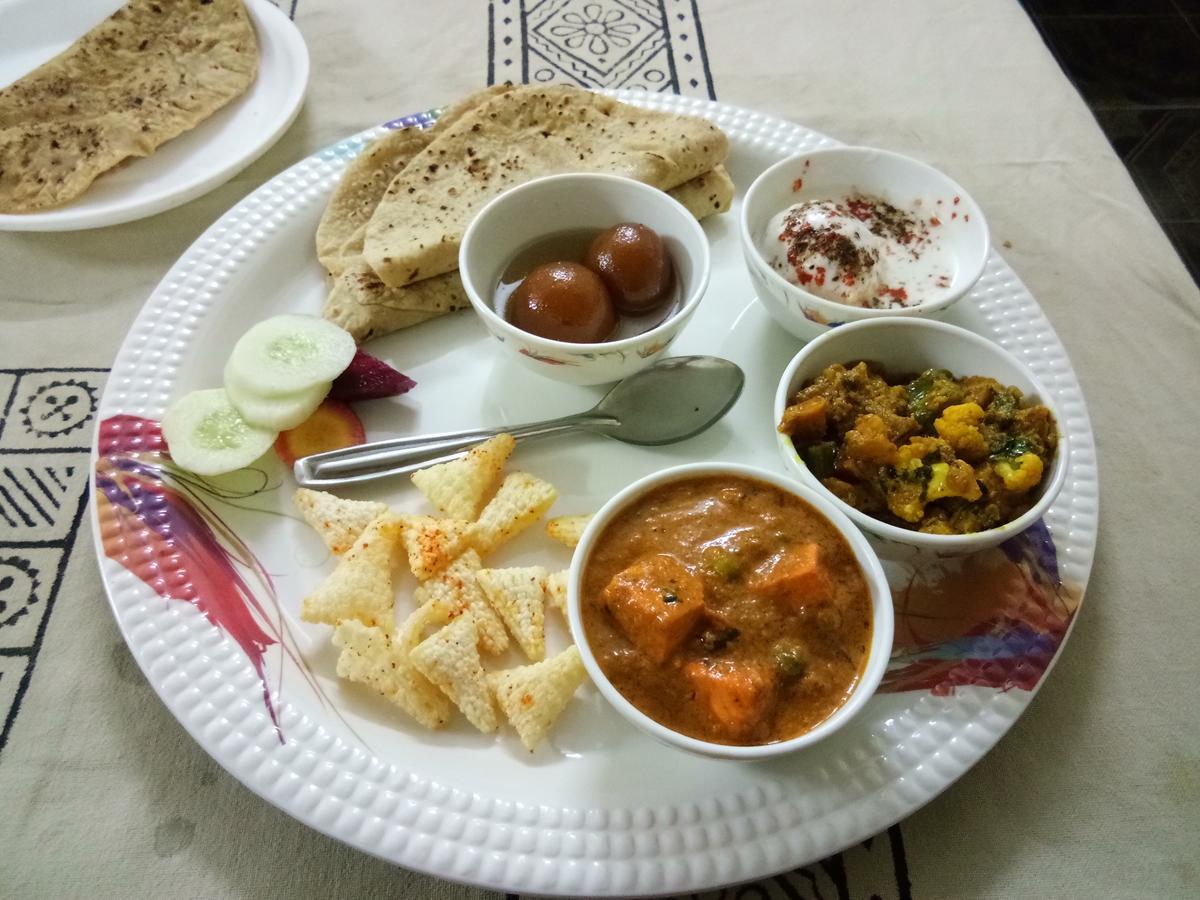 נאסיק Grand Galaxy Hotel Krishna מראה חיצוני תמונה