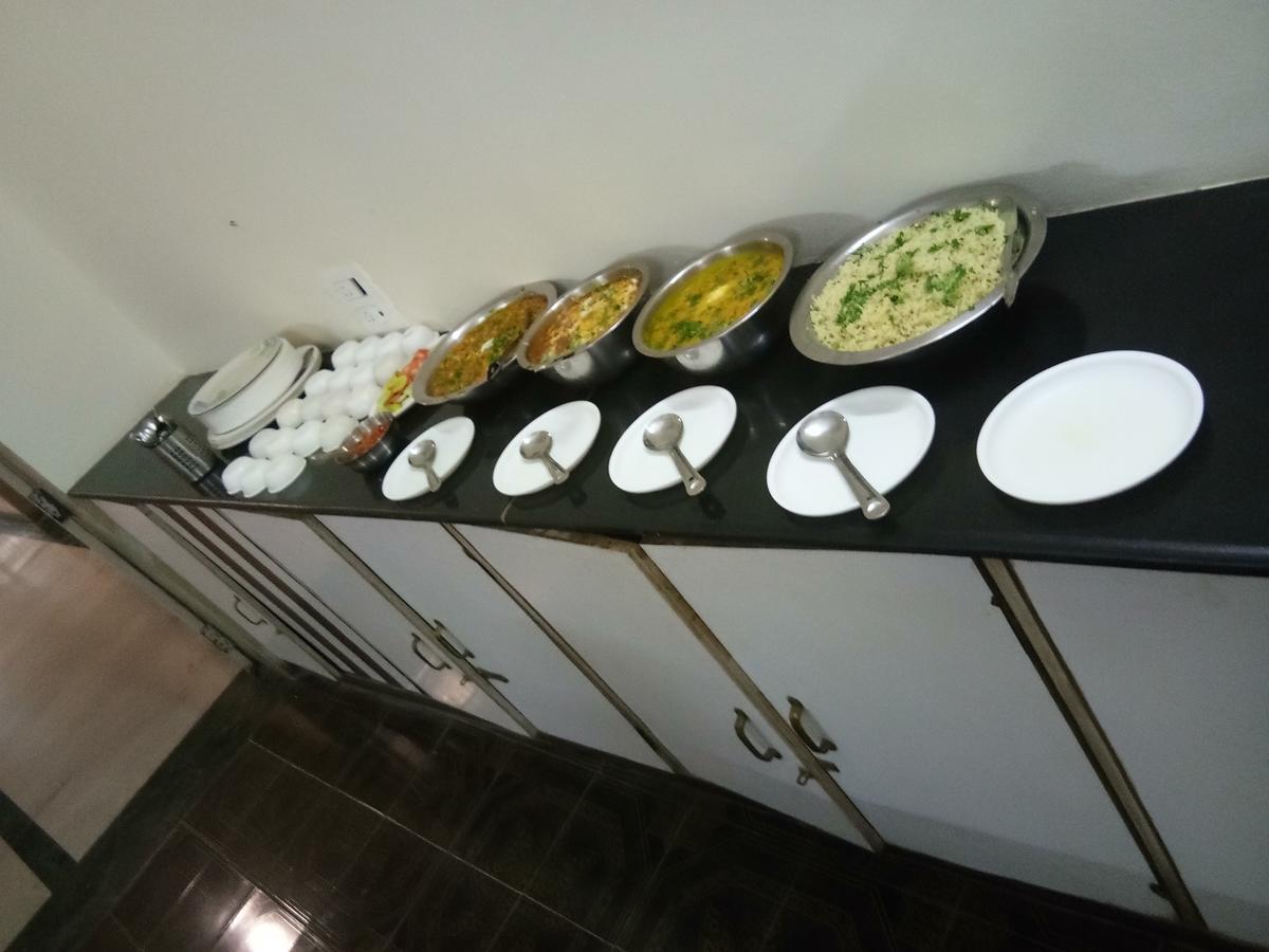 נאסיק Grand Galaxy Hotel Krishna מראה חיצוני תמונה