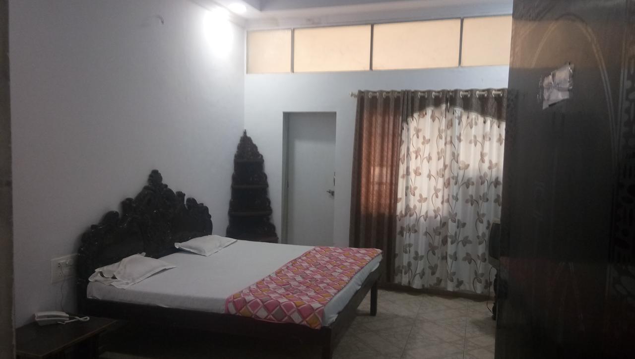 נאסיק Grand Galaxy Hotel Krishna מראה חיצוני תמונה