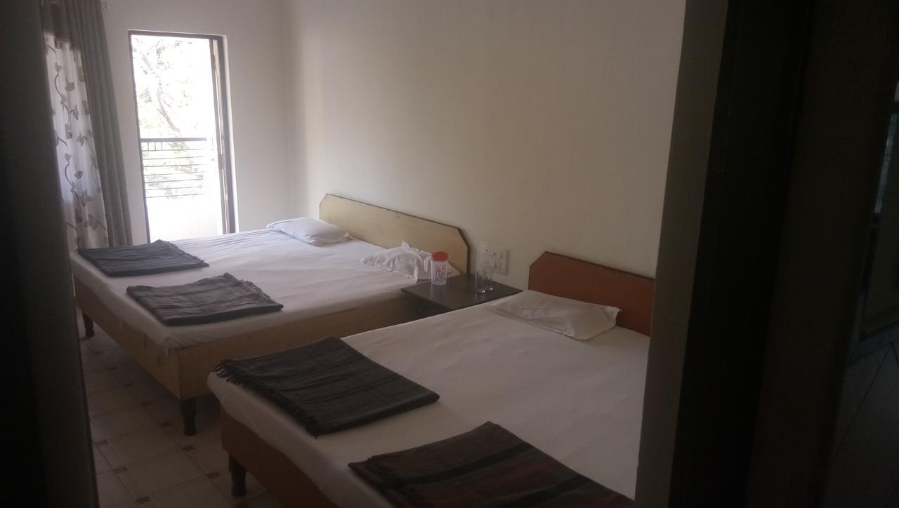נאסיק Grand Galaxy Hotel Krishna מראה חיצוני תמונה